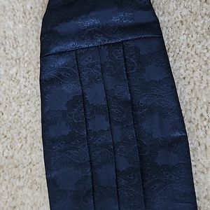 Cummerbund and braces